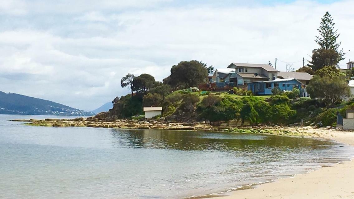 Beach Buoy Opossum Bay South Arm Exteriör bild